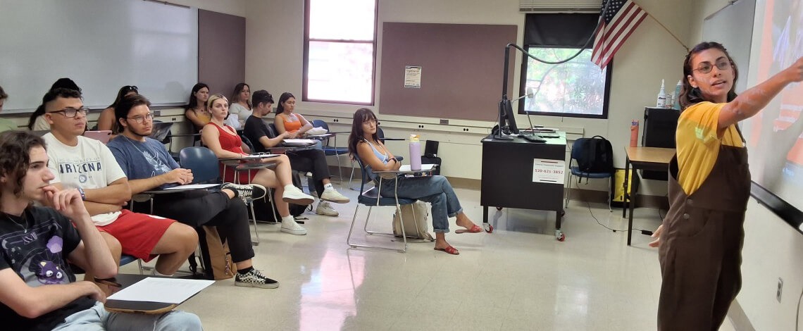 Guest Speaker Amanda Gomes instructing a class